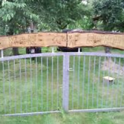 Kundenprojekt: Eichenbohlen als Torbogen!