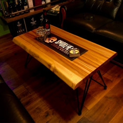Kundenprojekt: Couchtisch aus einer Satin Walnut-Leimholzplatte!
